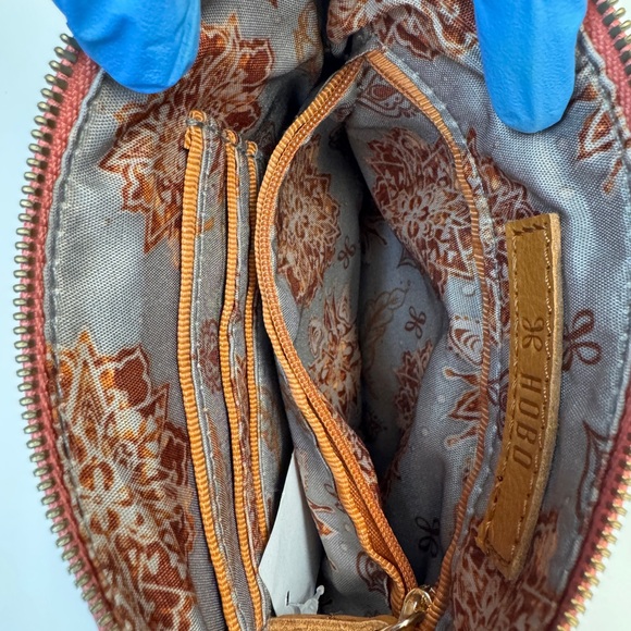 HOBO Stroll Slim Crossbody bag purse in Tea Rose pink leather New - Picture 9 of 10